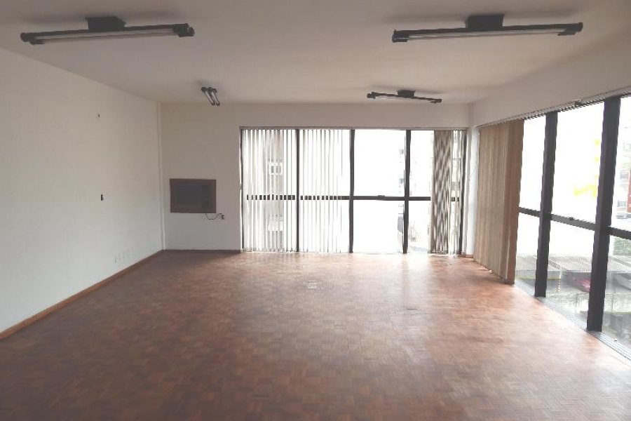 Sala Mobiliada com 112m², no bairro São Pelegrino em Caxias do Sul para Alugar ou Comprar