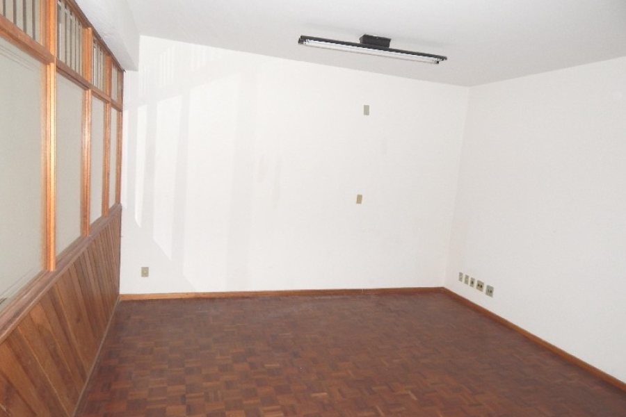 Sala Mobiliada com 112m², no bairro São Pelegrino em Caxias do Sul para Alugar ou Comprar