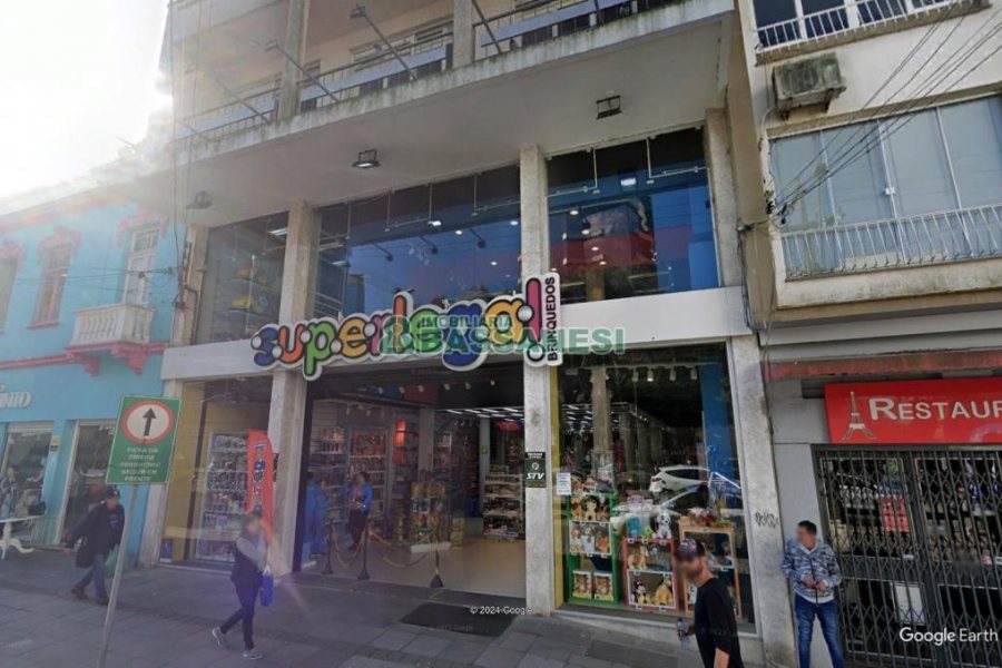 Loja com 1100m², no bairro São Pelegrino em Caxias do Sul para Comprar