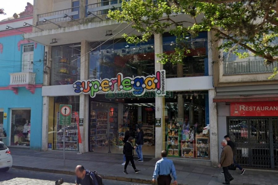 Loja com 1100m², no bairro São Pelegrino em Caxias do Sul para Comprar