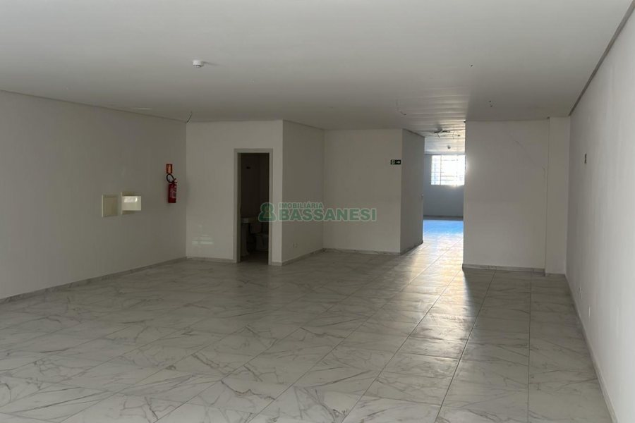 Loja com 252m², no bairro São Pelegrino em Caxias do Sul para Alugar