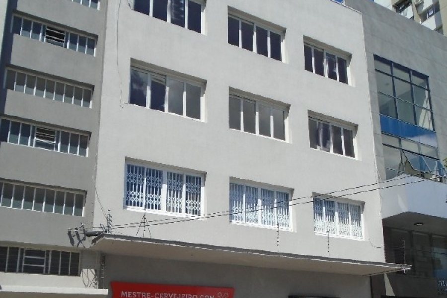 Apartamento com 70m², 2 dormitórios, no bairro São Pelegrino em Caxias do Sul para Comprar