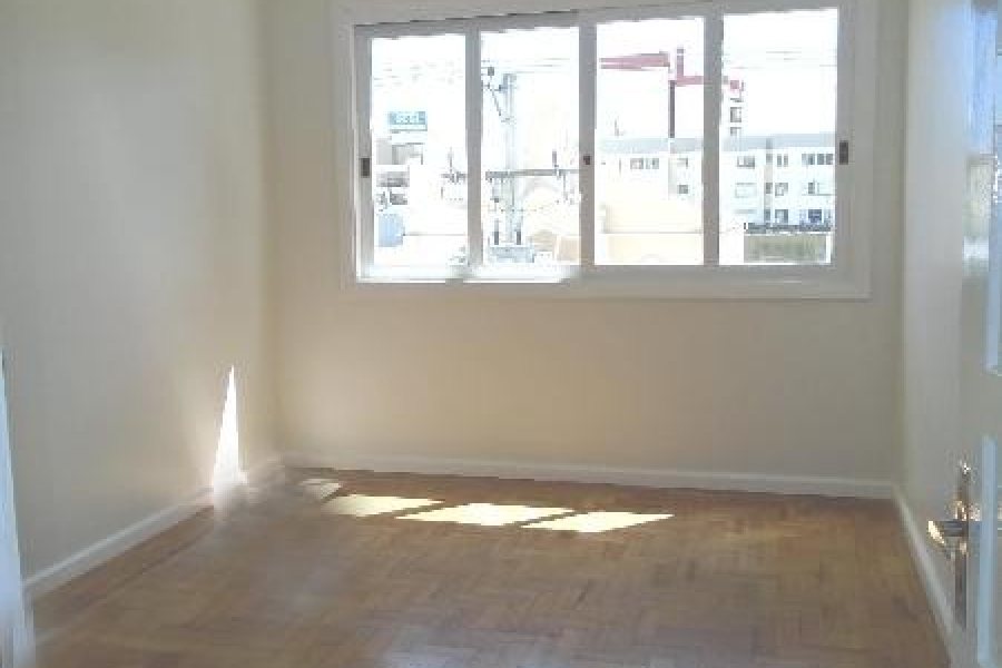 Apartamento com 70m², 2 dormitórios, no bairro São Pelegrino em Caxias do Sul para Comprar