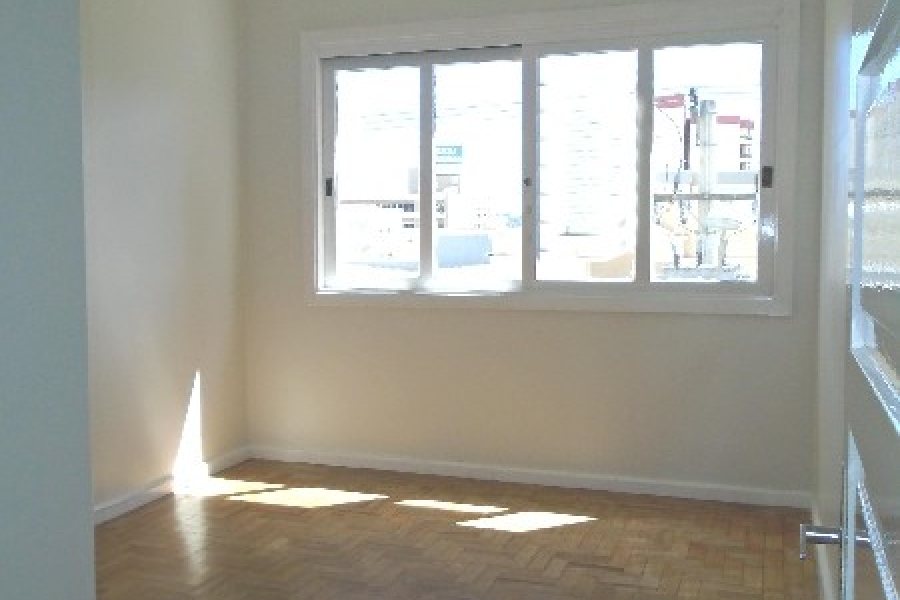 Apartamento com 70m², 2 dormitórios, no bairro São Pelegrino em Caxias do Sul para Comprar