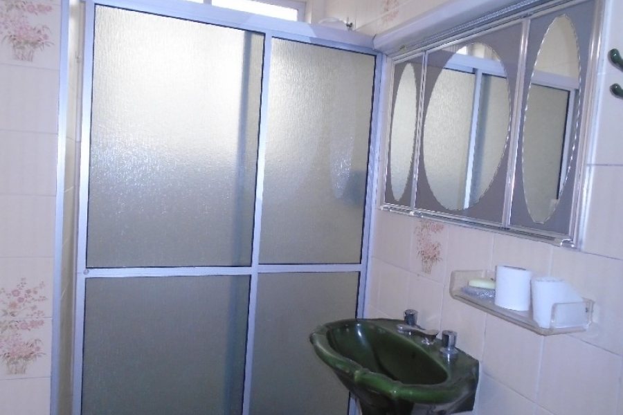 Apartamento com 70m², 2 dormitórios, no bairro São Pelegrino em Caxias do Sul para Comprar