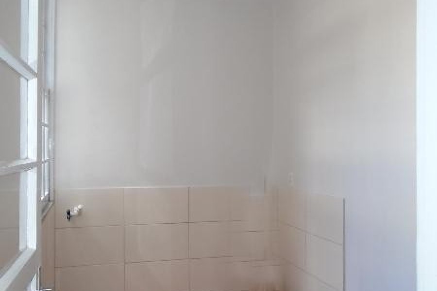 Apartamento com 70m², 2 dormitórios, no bairro São Pelegrino em Caxias do Sul para Comprar