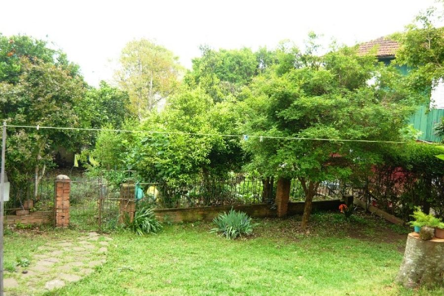 Predio com 99m², 3 dormitórios, 1 vaga, no bairro Pio X em Caxias do Sul para Comprar