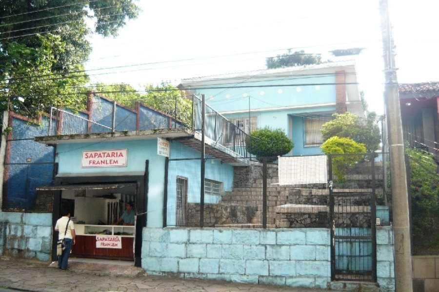 Casa com 180m², 3 dormitórios, 1 vaga, no bairro Centro em Caxias do Sul para Comprar