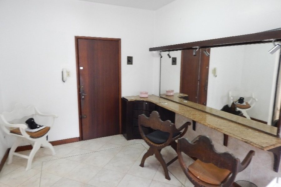 Sala com 42m², no bairro Centro em Caxias do Sul para Comprar
