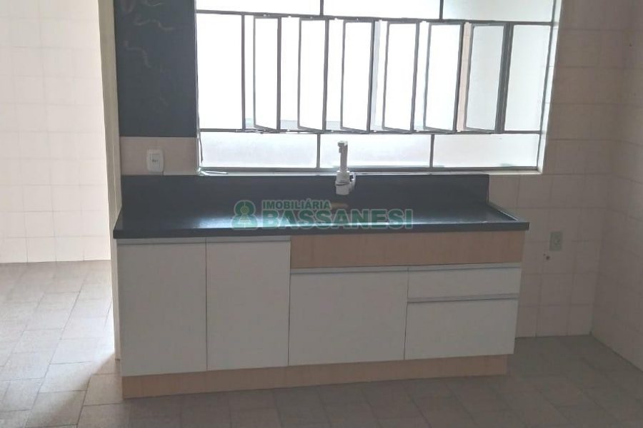 Apartamento com 92m², 3 dormitórios, 1 vaga, no bairro Colina Sorriso em Caxias do Sul para Alugar