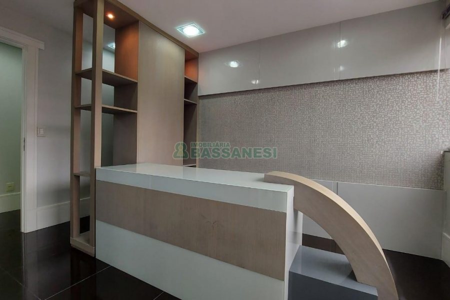 Sala Mobiliada com 97m², no bairro Panazzolo em Caxias do Sul para Comprar