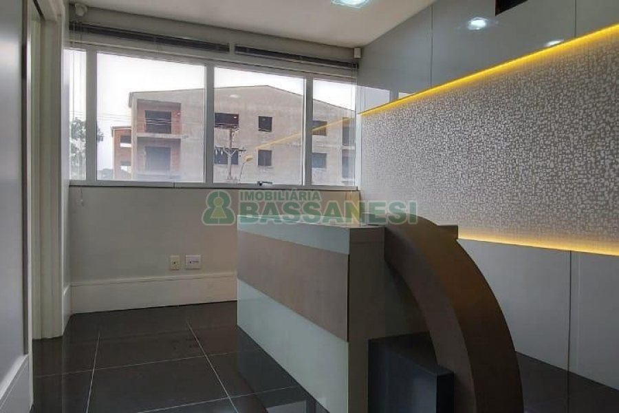 Sala Mobiliada com 97m², no bairro Panazzolo em Caxias do Sul para Comprar