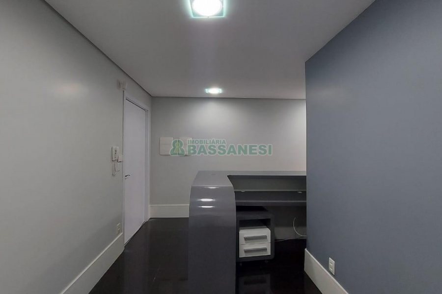 Sala Mobiliada com 97m², no bairro Panazzolo em Caxias do Sul para Comprar