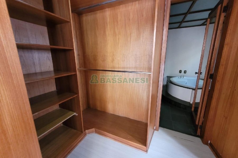 Apto Mobiliado com 207m², 4 dormitórios, 3 vagas, no bairro Rio Branco em Caxias do Sul para Alugar ou Comprar