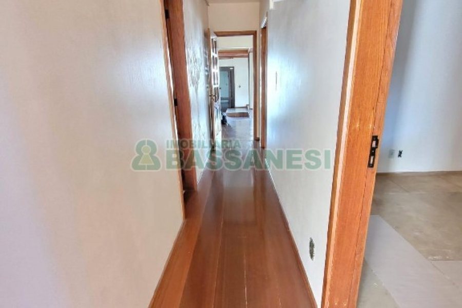 Apto Mobiliado com 207m², 4 dormitórios, 3 vagas, no bairro Rio Branco em Caxias do Sul para Alugar ou Comprar