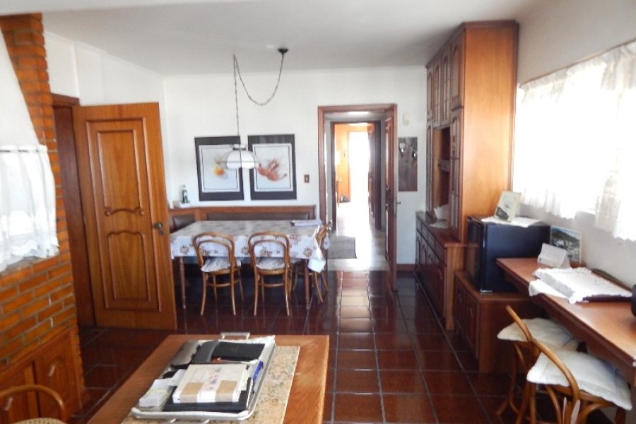 Apto Mobiliado com 260m², 4 dormitórios, 2 vagas, no bairro Centro em Caxias do Sul para Alugar ou Comprar