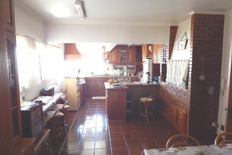 Apto Mobiliado com 260m², 4 dormitórios, 2 vagas, no bairro Centro em Caxias do Sul para Alugar ou Comprar