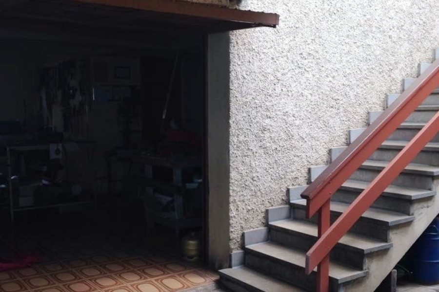 Casa com 156m², 3 dormitórios, 1 vaga, no bairro Panazzolo em Caxias do Sul para Comprar