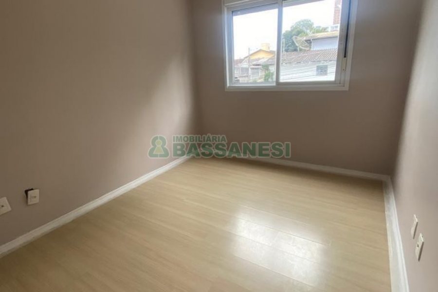 Apartamento com 42m², 1 dormitório, 1 vaga, no bairro Petrópolis em Caxias do Sul para Alugar