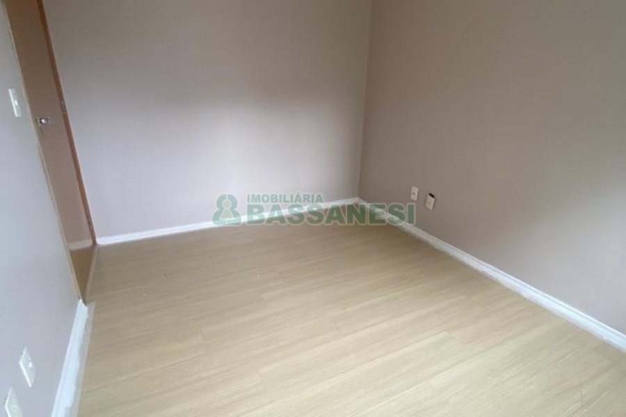 Apartamento com 42m², 1 dormitório, 1 vaga, no bairro Petrópolis em Caxias do Sul para Alugar