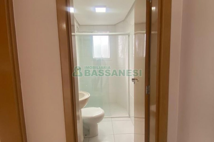 Apartamento com 42m², 1 dormitório, 1 vaga, no bairro Petrópolis em Caxias do Sul para Alugar