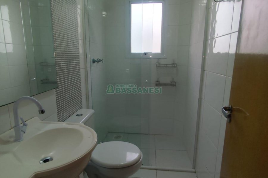 Apartamento com 42m², 1 dormitório, 1 vaga, no bairro Petrópolis em Caxias do Sul para Alugar