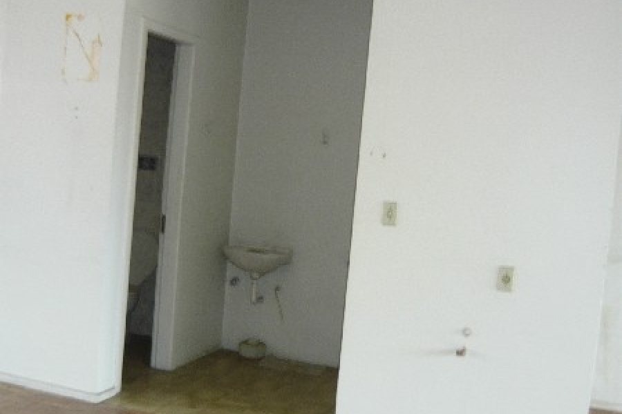 Loja com 1020m², 8 vagas, no bairro Centro em Caxias do Sul para Alugar ou Comprar