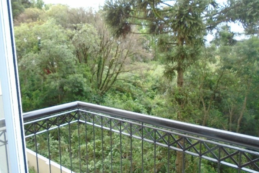 Apartamento com 72m², 3 dormitórios, 2 vagas, no bairro Santa Catarina em Caxias do Sul para Comprar