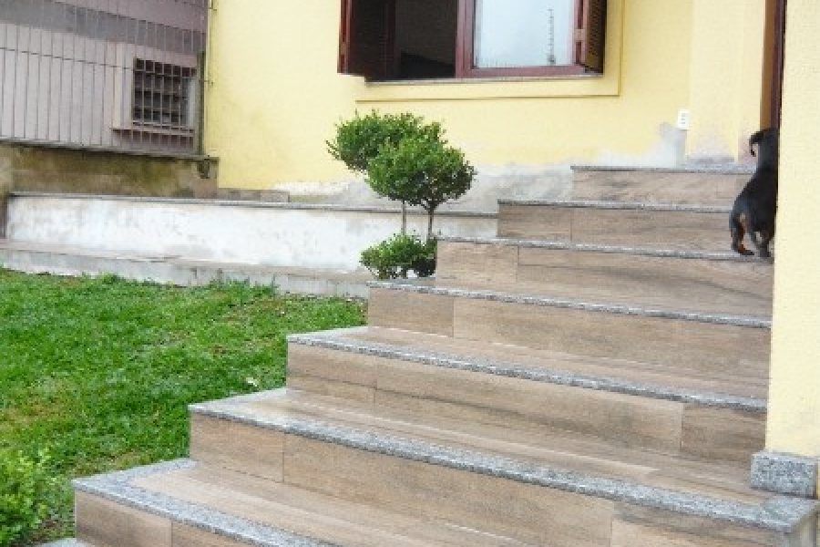 Casa com 330m², 3 dormitórios, 4 vagas, no bairro Colina Sorriso em Caxias do Sul para Comprar