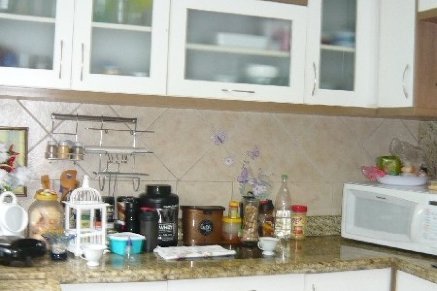 Casa com 330m², 3 dormitórios, 4 vagas, no bairro Colina Sorriso em Caxias do Sul para Comprar