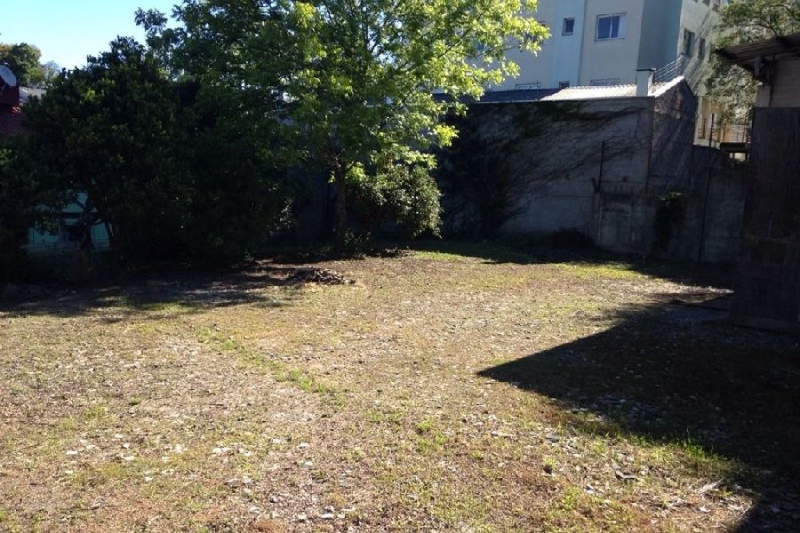 Terreno com 676m², no bairro Salgado Filho em Caxias do Sul para Comprar