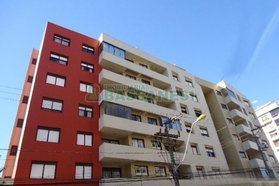 Apartamento com 76m², 2 dormitórios, 2 vagas, no bairro Centro em Caxias do Sul para Comprar