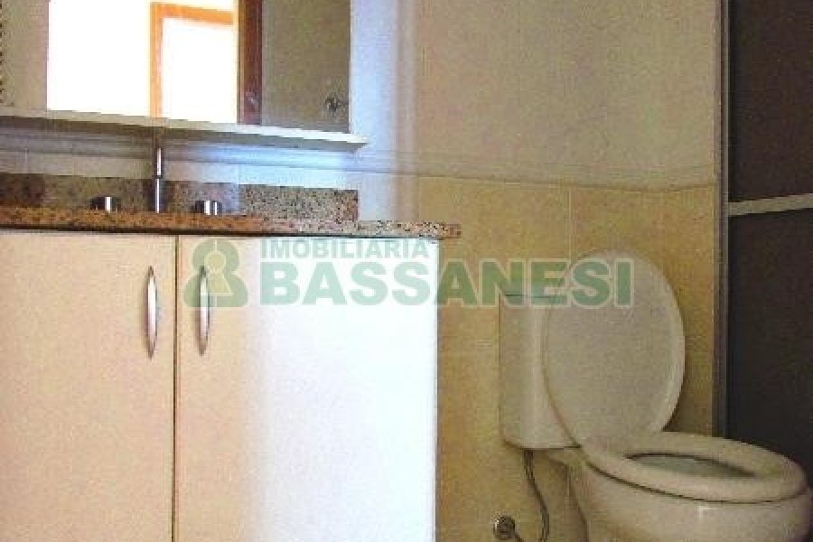 Apartamento com 76m², 2 dormitórios, 2 vagas, no bairro Centro em Caxias do Sul para Comprar