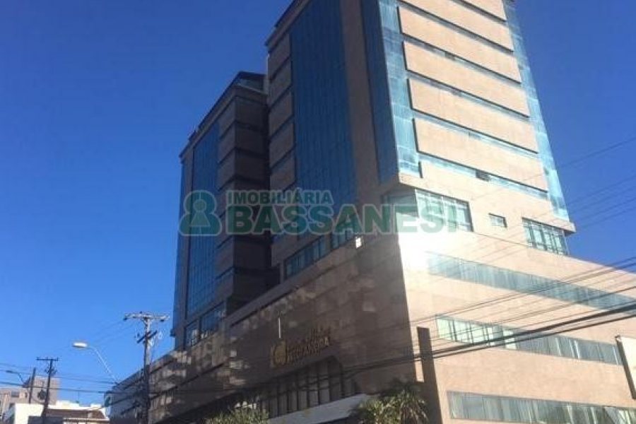 Sala com 120m², 2 vagas, no bairro Madureira em Caxias do Sul para Comprar