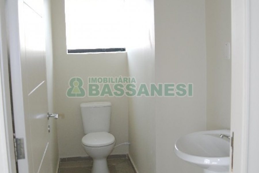 Sala com 120m², 2 vagas, no bairro Madureira em Caxias do Sul para Comprar