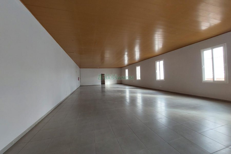 Sala com 208m², no bairro Centro em Caxias do Sul para Alugar