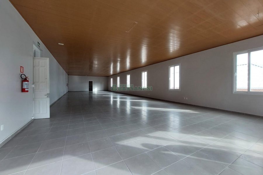 Sala com 208m², no bairro Centro em Caxias do Sul para Alugar