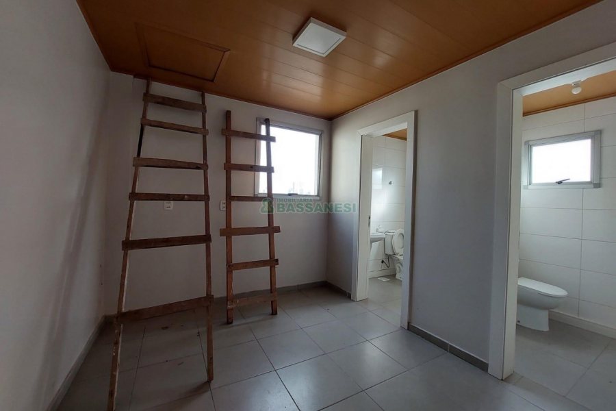 Sala com 208m², no bairro Centro em Caxias do Sul para Alugar