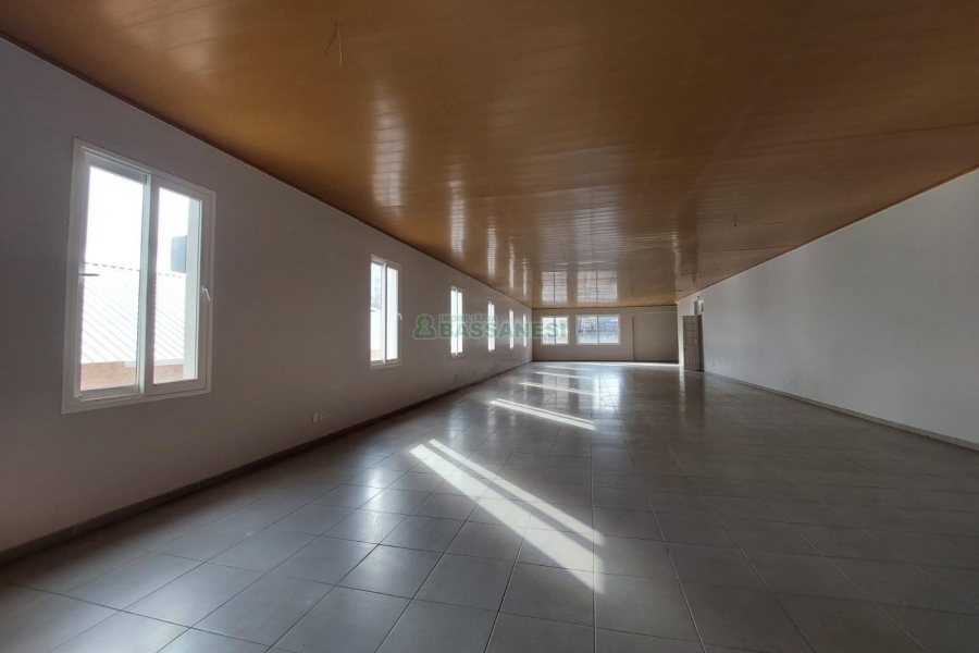 Sala com 208m², no bairro Centro em Caxias do Sul para Alugar
