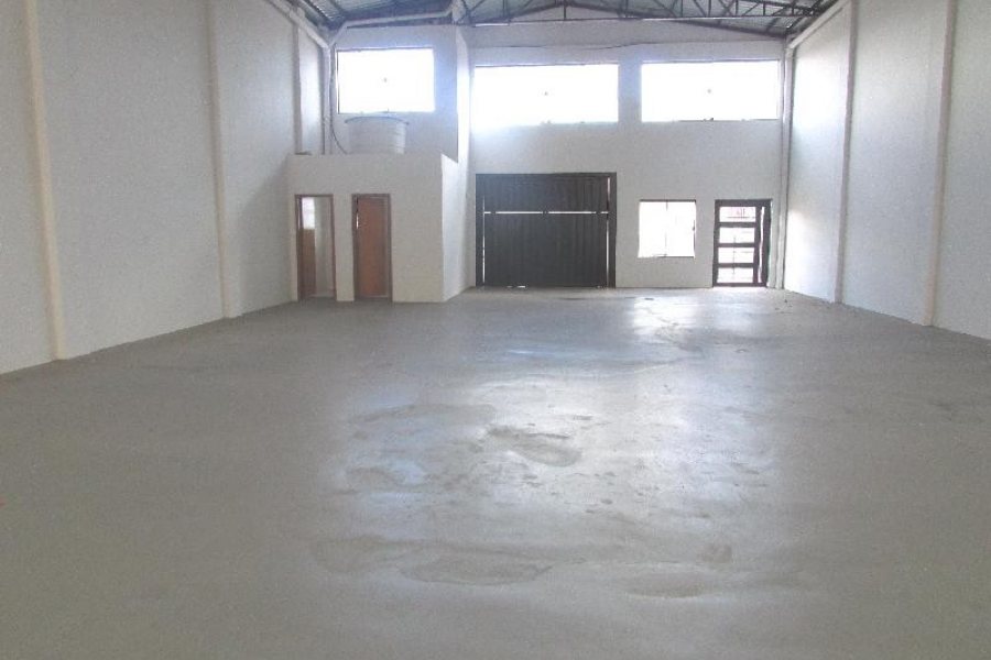 Pavilhão com 670m², no bairro Bela Vista em Caxias do Sul para Alugar