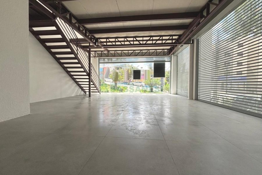 Loja com 143m², 1 vaga, no bairro Centro em Caxias do Sul para Alugar