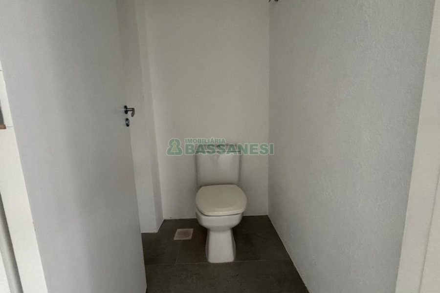 Loja com 143m², 1 vaga, no bairro Centro em Caxias do Sul para Alugar