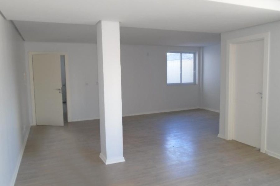 Sala com 42m², no bairro Centro em Caxias do Sul para Comprar