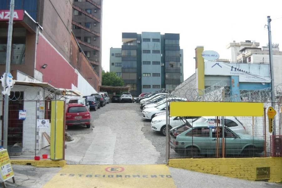 Terreno, no bairro Centro em Caxias do Sul para Comprar