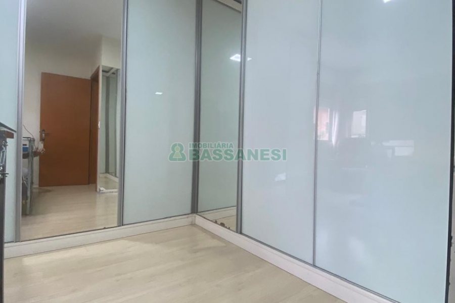 Apto Mobiliado com 135m², 2 dormitórios, 2 vagas, no bairro Colina Sorriso em Caxias do Sul para Comprar