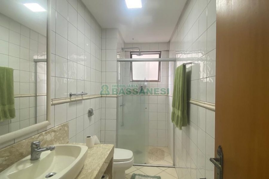 Apto Mobiliado com 135m², 2 dormitórios, 2 vagas, no bairro Colina Sorriso em Caxias do Sul para Comprar