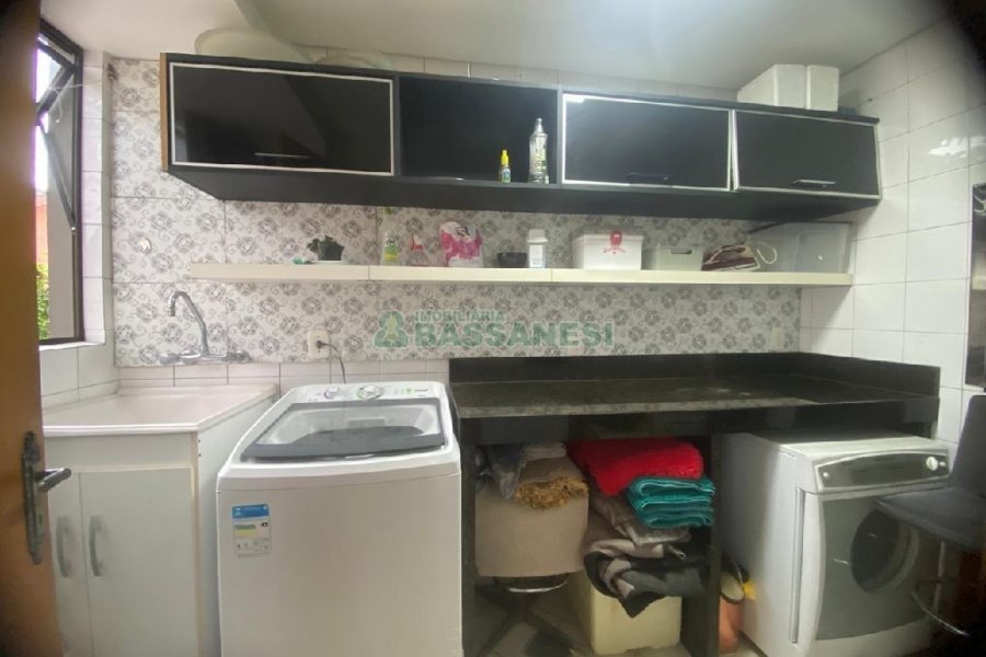 Apto Mobiliado com 135m², 2 dormitórios, 2 vagas, no bairro Colina Sorriso em Caxias do Sul para Comprar