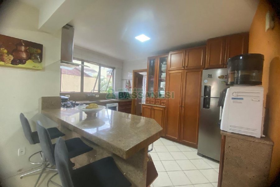 Apto Mobiliado com 135m², 2 dormitórios, 2 vagas, no bairro Colina Sorriso em Caxias do Sul para Comprar