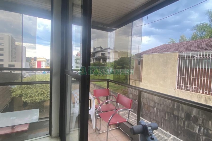 Apto Mobiliado com 135m², 2 dormitórios, 2 vagas, no bairro Colina Sorriso em Caxias do Sul para Comprar