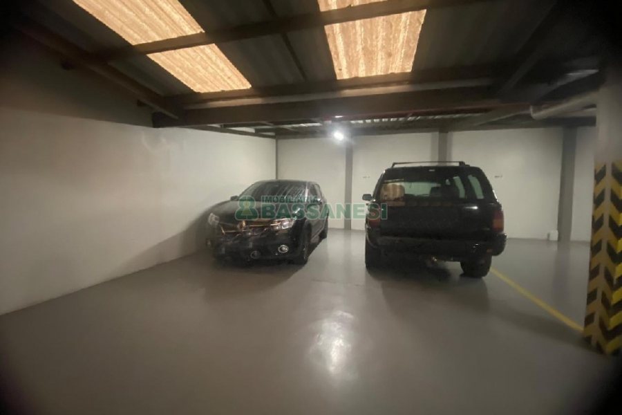 Apto Mobiliado com 135m², 2 dormitórios, 2 vagas, no bairro Colina Sorriso em Caxias do Sul para Comprar